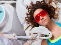 Laser eCO2 – usuwanie rozstępów, blizn i przebarwień